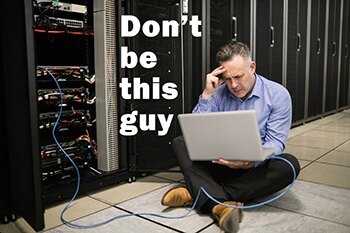 こんな男にはならないでください!データセンターのイライラした技術者